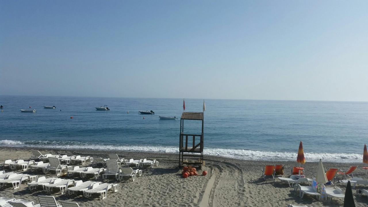 Hotel La Perla Jonica Bova Marina Exterior foto